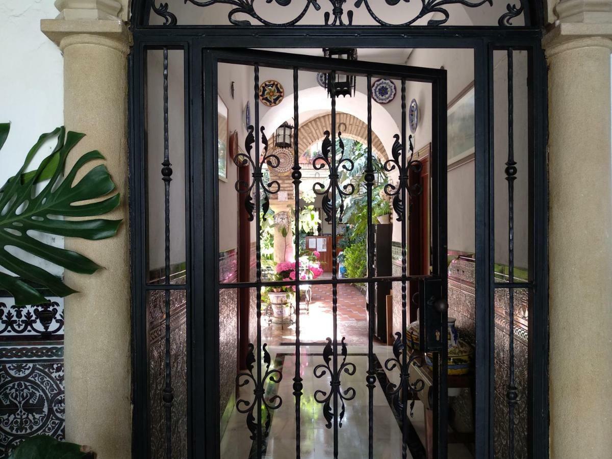 Pension Los Arcos قرطبة المظهر الخارجي الصورة